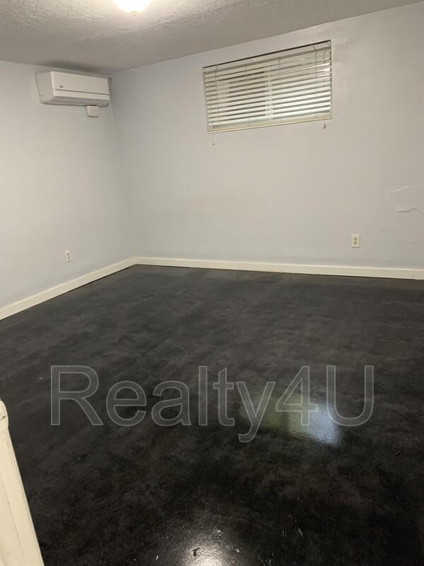 Building Photo - 1246 E Crystal Ave