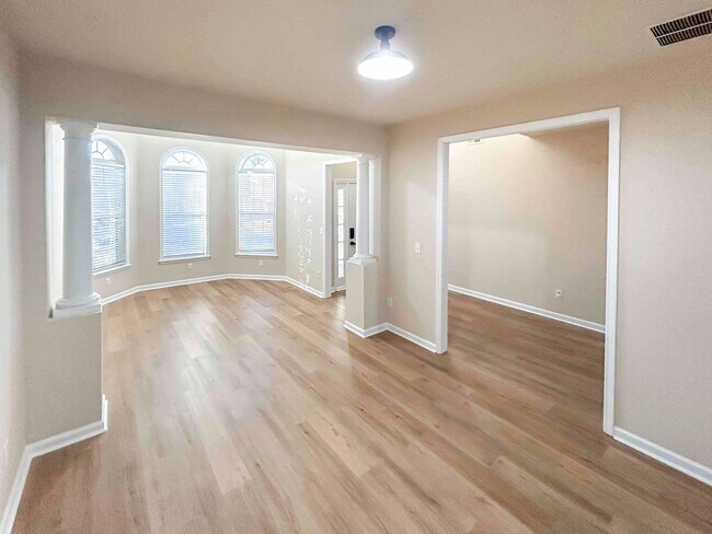 Building Photo - Immaculate 4 BR/3 BA Traditional in Acworth!