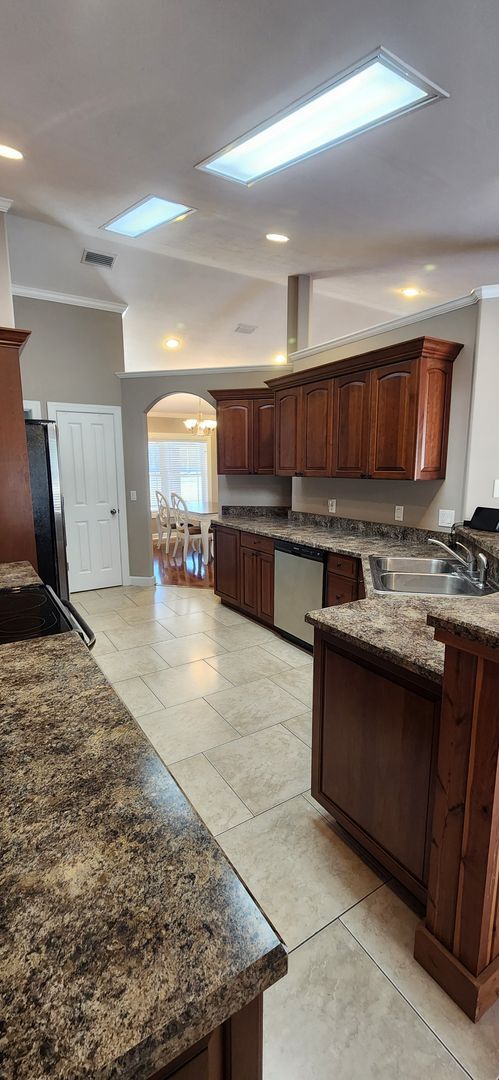 Building Photo - Beautiful 3BR/2BA Home with Oversized Garage on 1 Acre in a Peaceful Country Setting