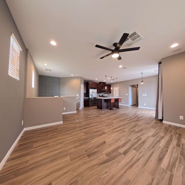 Building Photo - Stylish 2 bedroom 2 bathroom 1 Attached Car Garage at Tripoly South