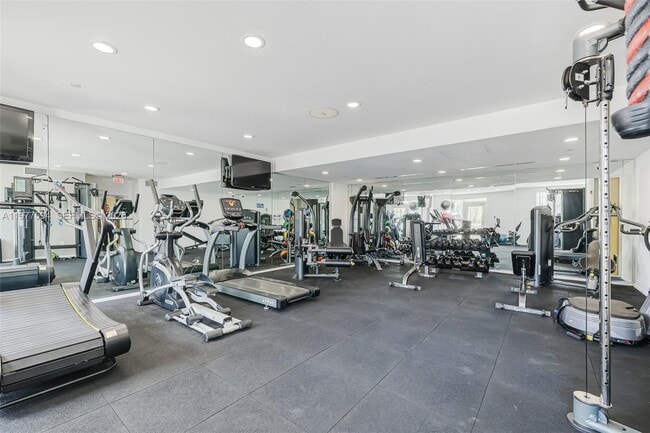 Building Photo - 10 Aragon Ave