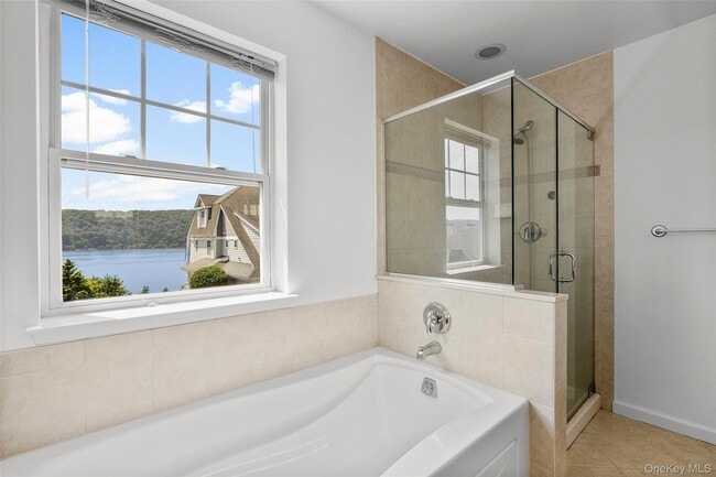 Building Photo - 402 Waterview Dr