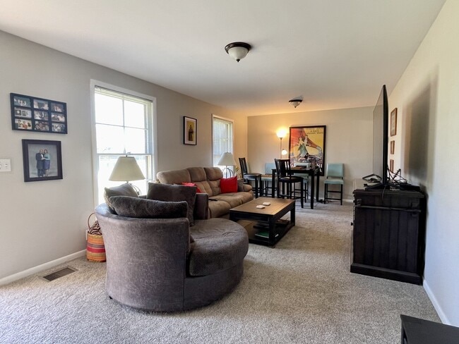 Building Photo - 101 Loretta Dr