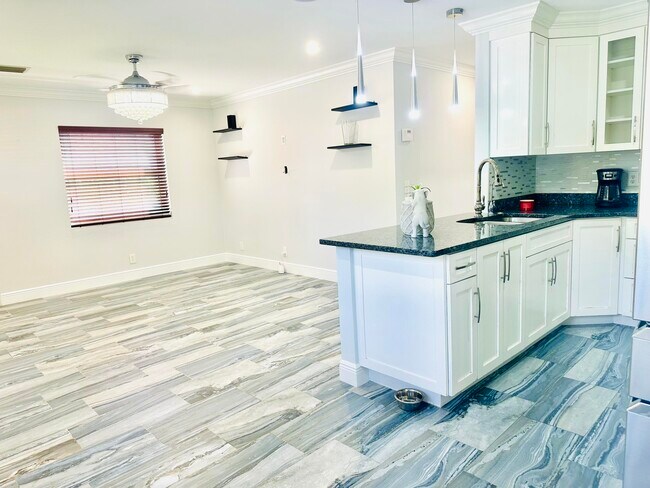 Building Photo - 1104 Neoga St