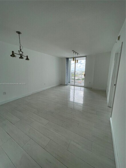 Building Photo - 1250 S Miami Ave