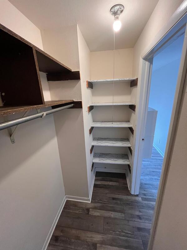 Building Photo - 134 E Johnson St