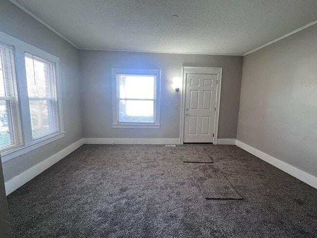 Building Photo - 1054 Ionia Ave SW