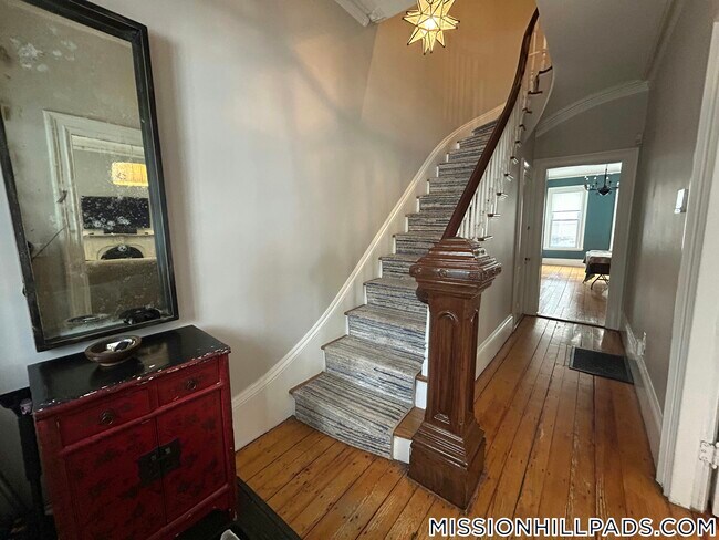 Building Photo - 1 Pickering Ave