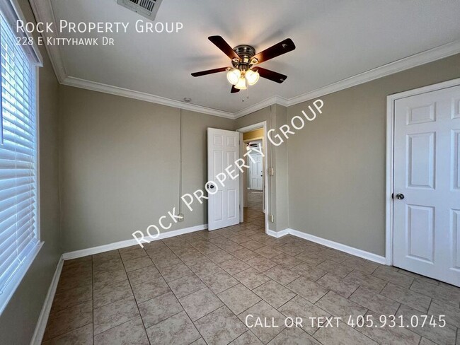 Building Photo - Charming & Fully Remodeled 2-Bedroom Home ...