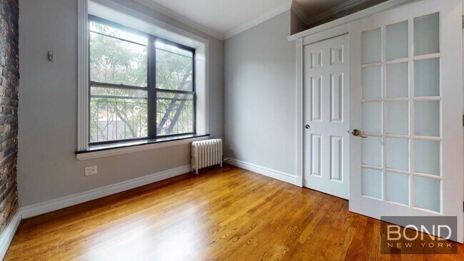 Building Photo - 432 E 13th St