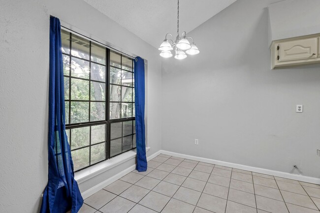 Building Photo - 740 Prairie Creek Dr