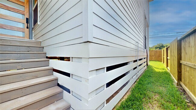 Building Photo - 12266 Kirkgard Dr