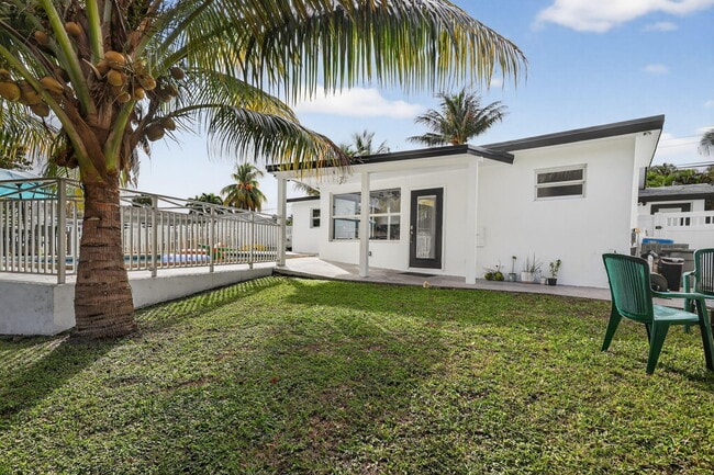 Building Photo - 4540 SW 28th Terrace