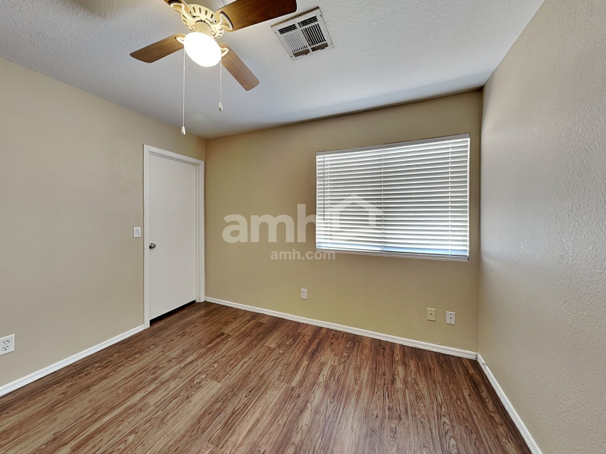 Building Photo - 2715 N 90th Ave