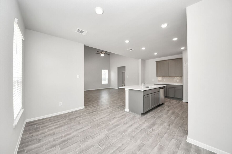 Building Photo - 22826 Xanthos St