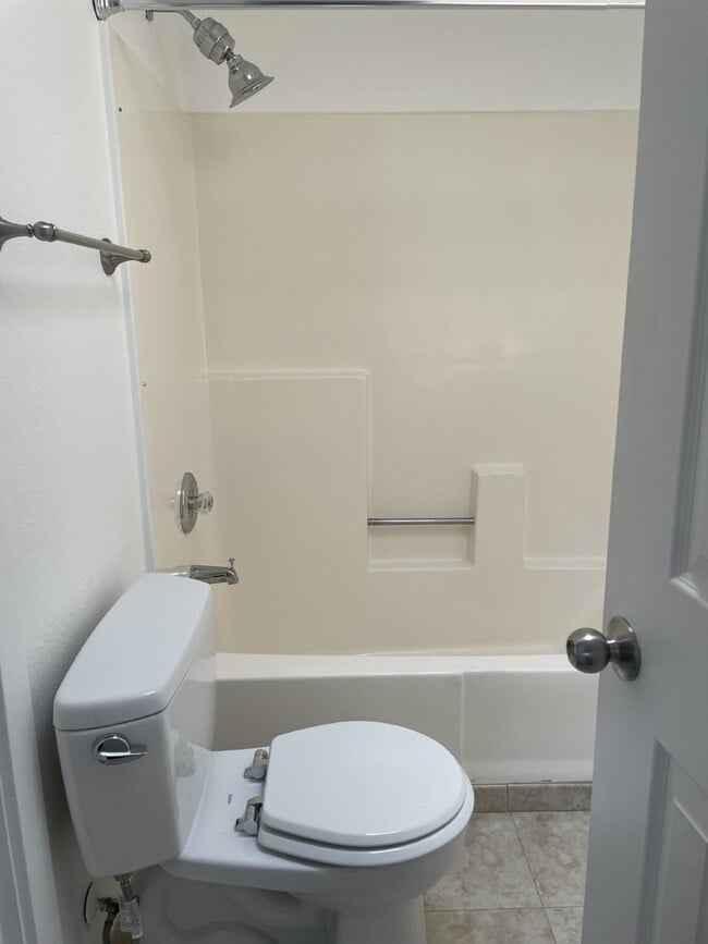 Building Photo - Charming and cozy 2 bedroom home in prime location of Walnut Creek!