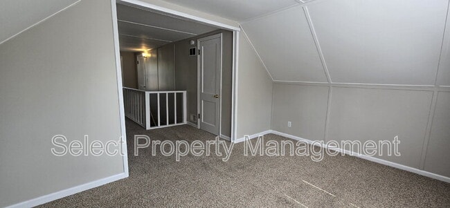 Building Photo - 1743 Rosemont Dr