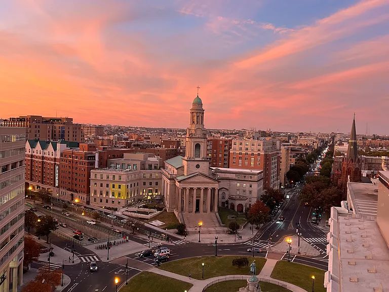 Building Photo - 1133 14th St NW