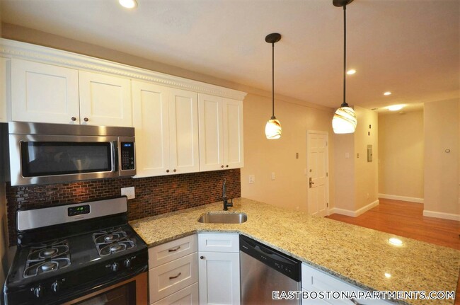 Primary Photo - 349 Sumner St