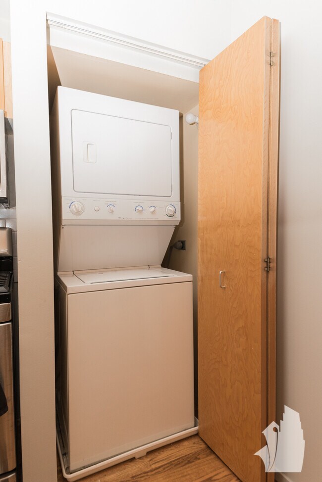 Building Photo - 2300 W Wabansia Ave