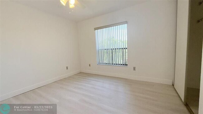 Building Photo - 2900 NW 42nd Ave