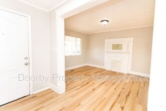 Building Photo - 1713 Carson Ave