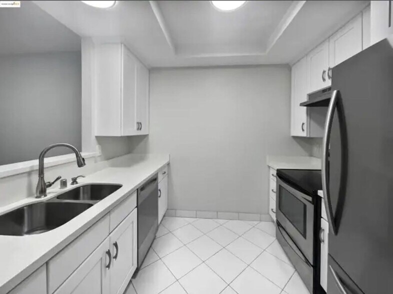 Building Photo - 39965 Parada St