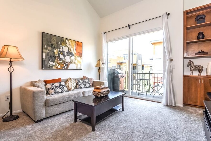 Building Photo - 4060 Glencoe Ave