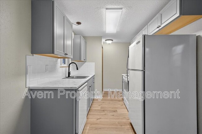 Building Photo - 12600 SE Freeman Way