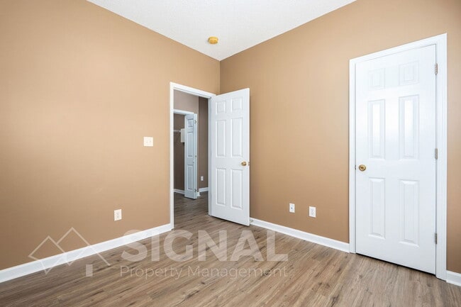 Building Photo - 1719 Annendale Dr