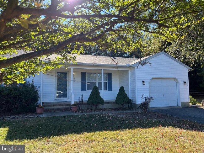 Building Photo - 4 Margate Ct