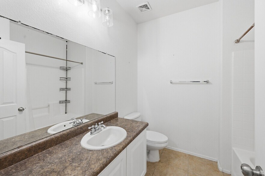 Building Photo - 12175 W Chase Ln