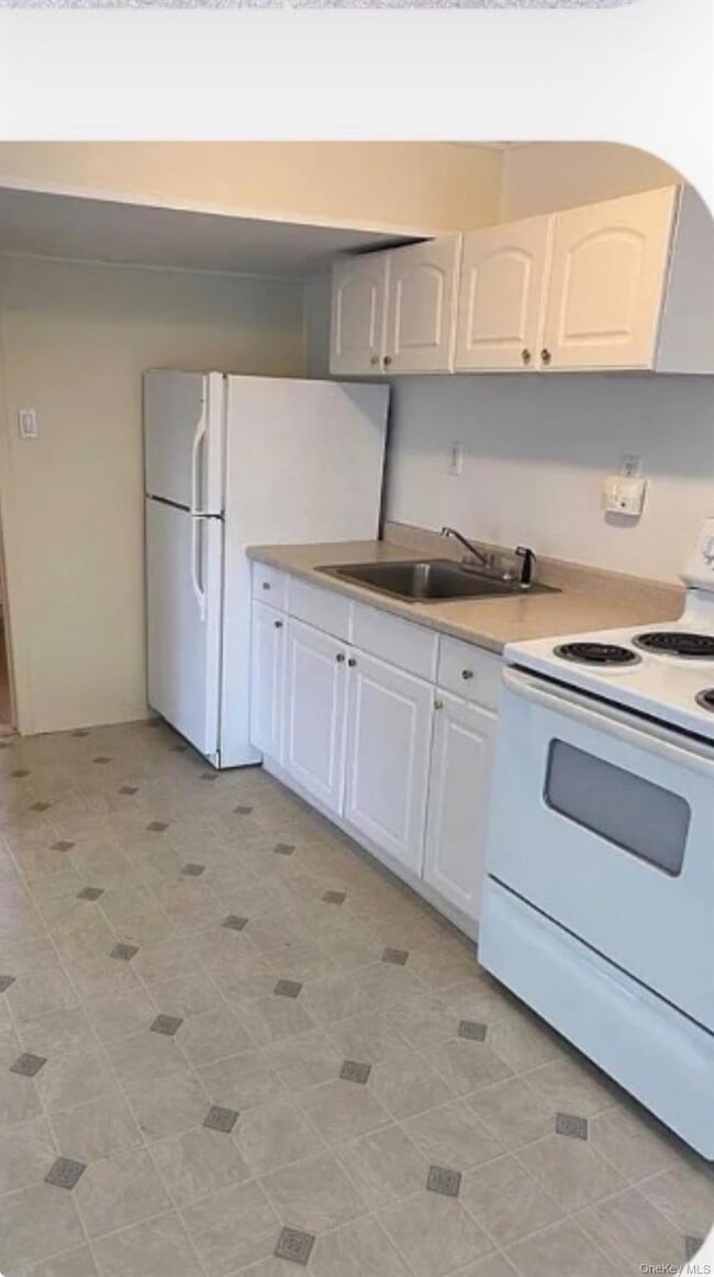 Building Photo - 109 Franklin Ave