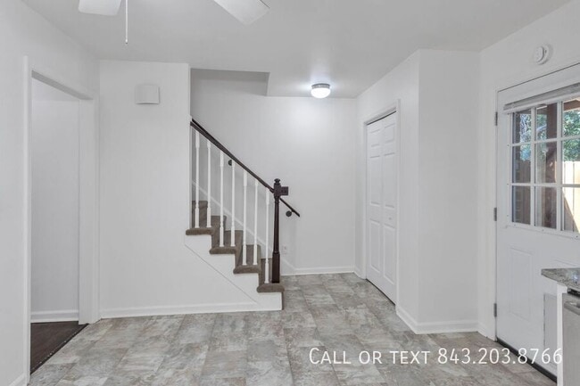 Building Photo - 302 Springview Ln