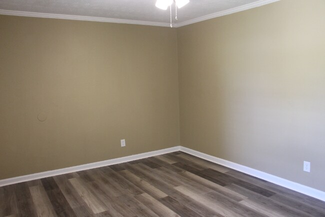 Building Photo - 505 Coventry Ct