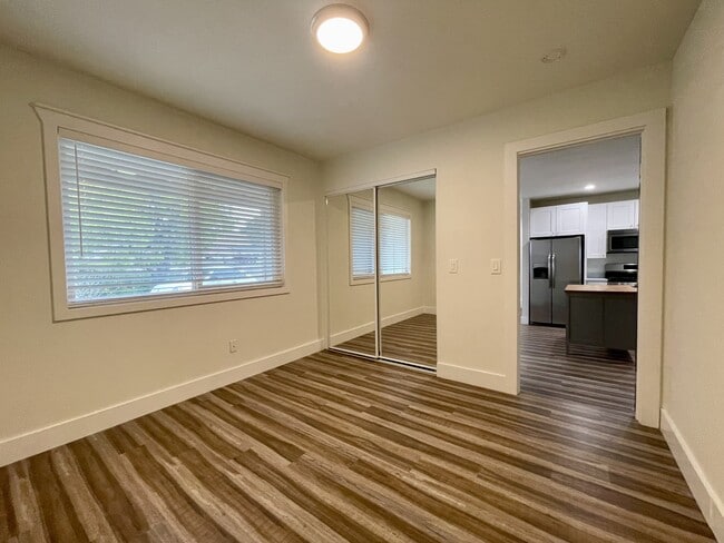 Building Photo - 9556 Cecilwood Dr