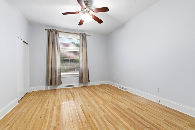 Building Photo - 19 E Mithoff St