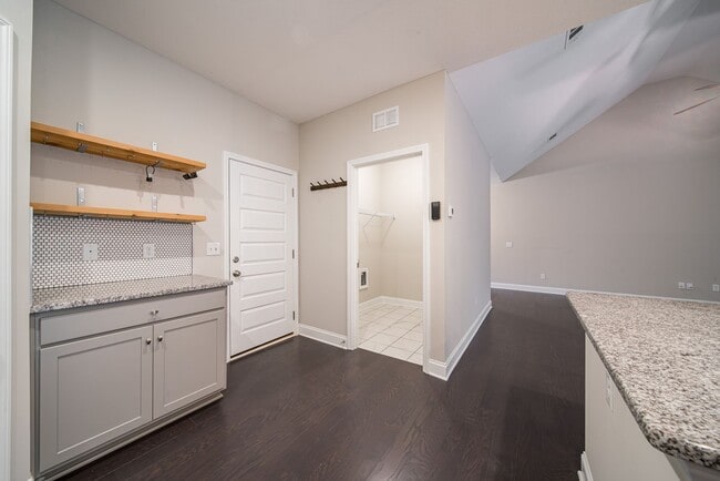 Building Photo - 4BR/2BA Home on 3.2 acres in Harris County!!