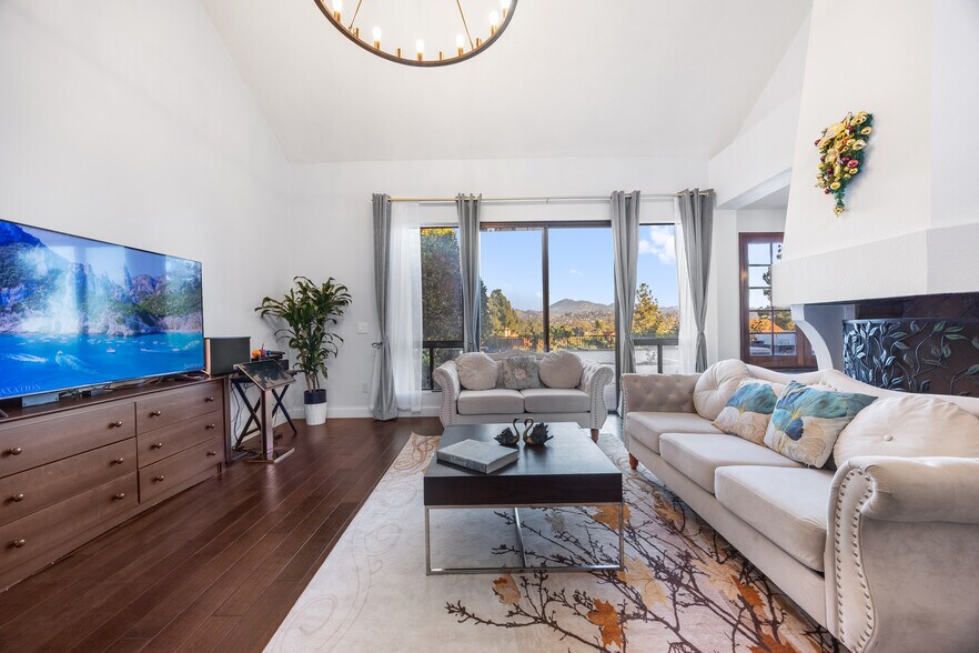 Building Photo - 17645 Rienzi Pl