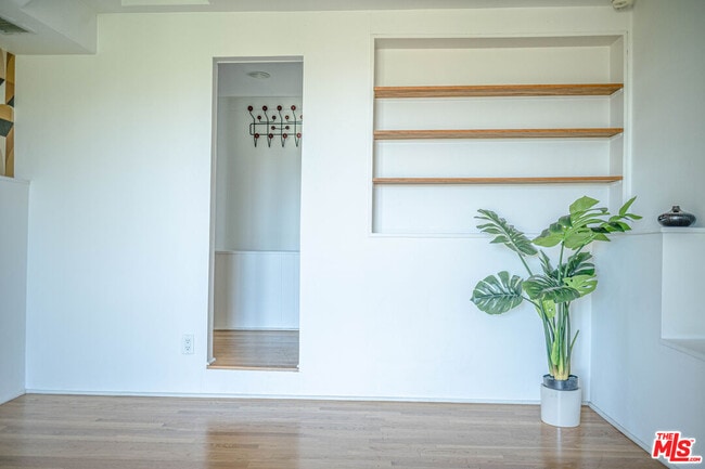 Building Photo - 8895 Appian Way