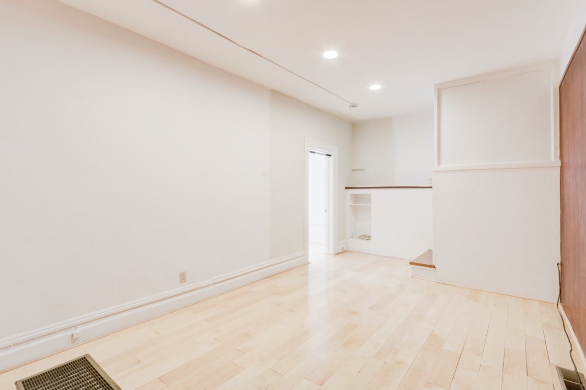 Building Photo - 39A Cook St