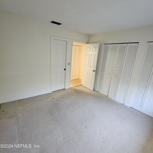 Building Photo - 7623 Baymeadows Cir W