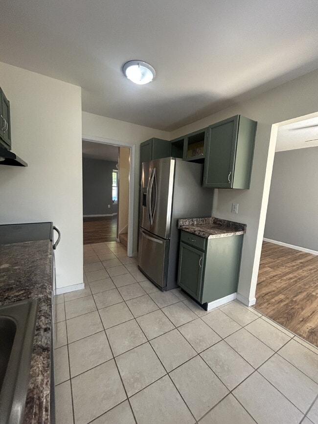 Building Photo - Spacious 3-Bedroom Townhome with Finished Basement in Warrenton, Virginia offering Prime Commuter...