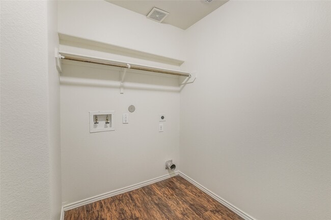 Building Photo - 2023 Louetta Mist Dr