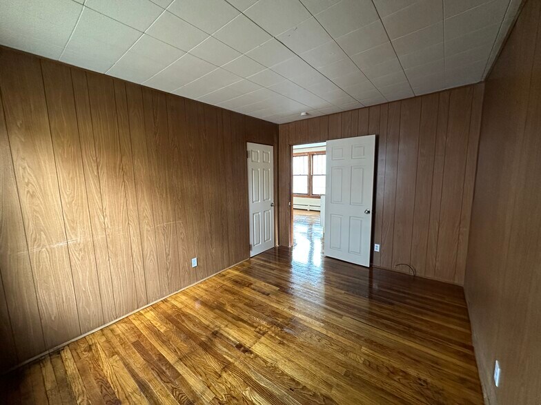 bedroom - 126 Pleasant St