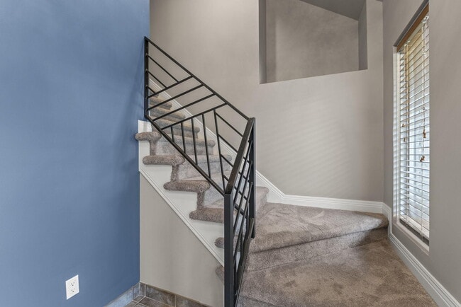 Building Photo - 1233 Sherborne Pl