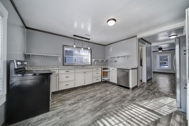 Building Photo - Wonderful Cottage Home in Gastonia!