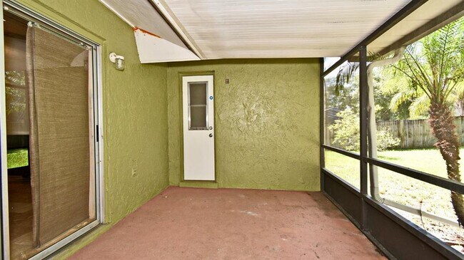 Building Photo - 8924 Angelica Dr