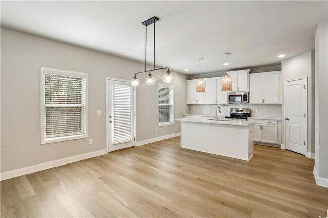 Building Photo - 2099 Easterwood Ct.