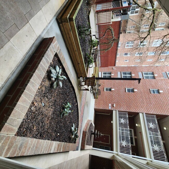 Building Photo - 85-15 120th St